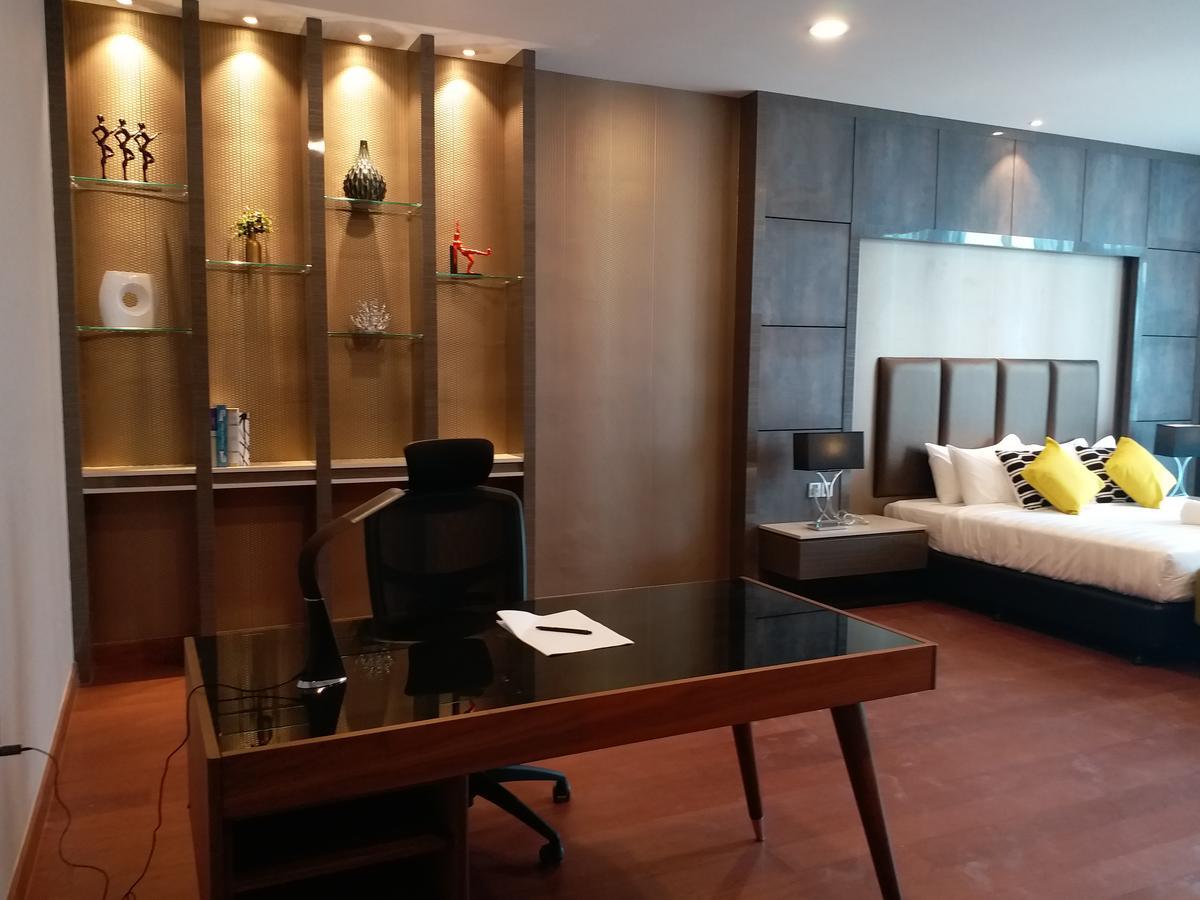 Jb City Paragon Serviced Apartment Johor Bahru Exteriör bild