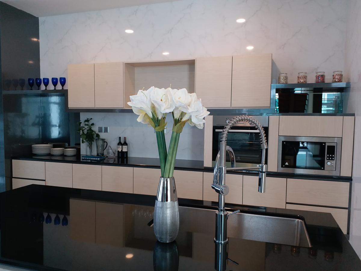 Jb City Paragon Serviced Apartment Johor Bahru Exteriör bild
